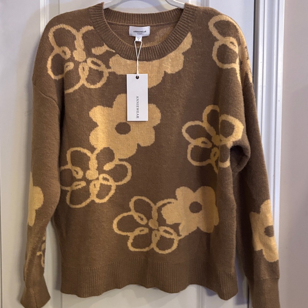 NWT Anniewear Los Angeles brown and cream floral sweater Small